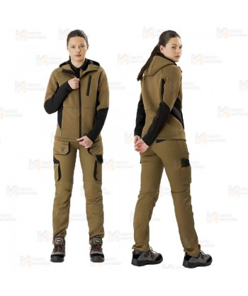 Cazadora deportiva softshell con capucha
