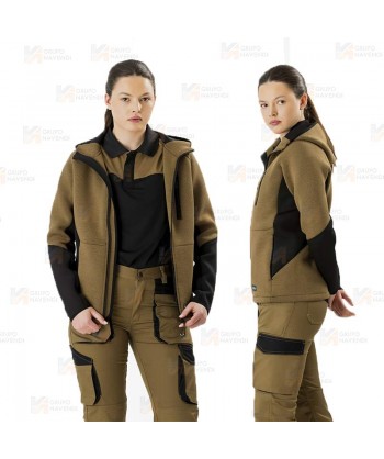 Cazadora deportiva softshell con capucha