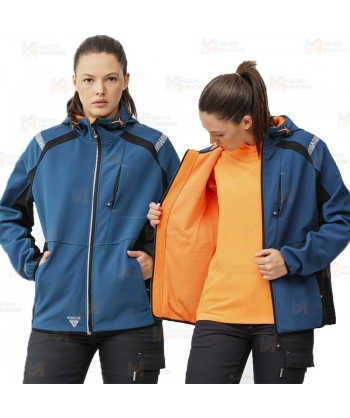 Cazadora softshell anti desgarro y capucha para actividades outdoor