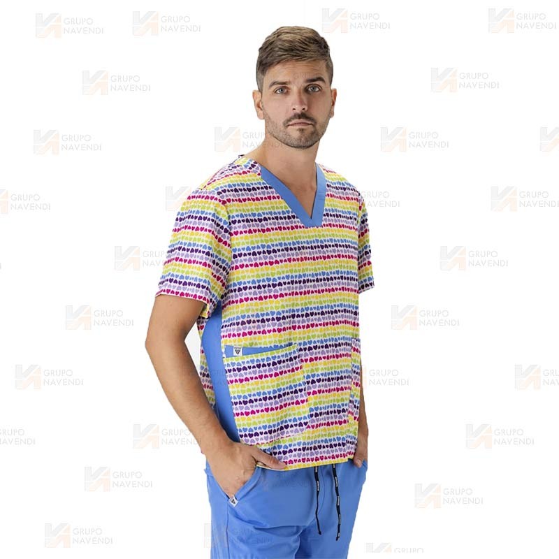 Casaca sanitaria estampada de manga corta y bolsillos