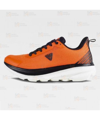 Zapatilla deportiva con cordones y suela Eva