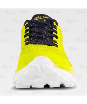 Zapatilla deportiva con cordones y suela Eva