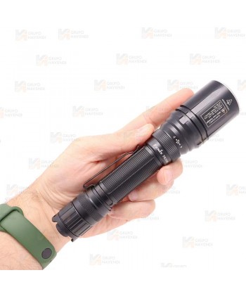 Linterna táctica Fénix TK30R laser (500 lúmenes)