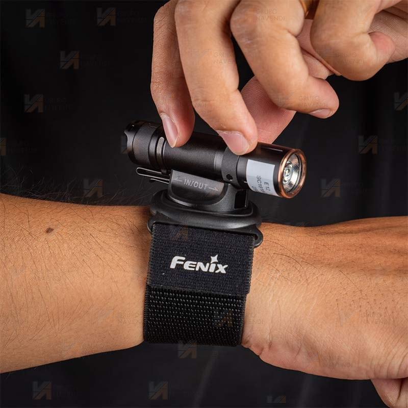 Porta linternas de muñeca Fenix ALW-01