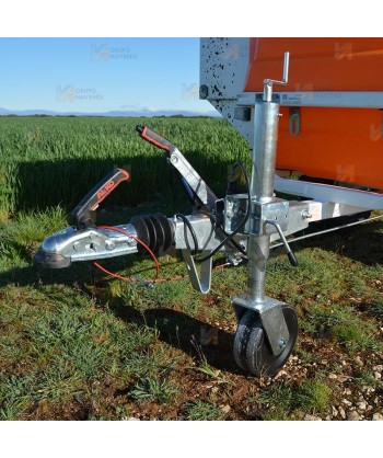 Remolque contra incendios con motobomba 334 L/min y 5,5 Bar.