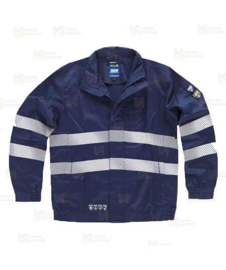 Cazadora ignífuga con protección a productos químicos y cintas reflectantes color azul marino