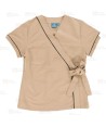 Casaca entallada de mujer cruzada y de manga corta con tejido elástico color beige