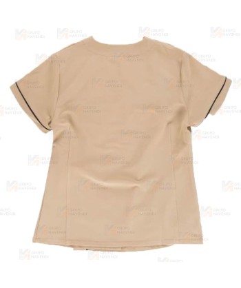 Casaca entallada de mujer cruzada y de manga corta con tejido elástico color beige