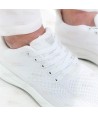 Zapatilla sanitaria de punto con cordones color blanco