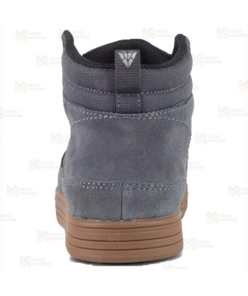 Zapatilla abotinada de serraje con cordones