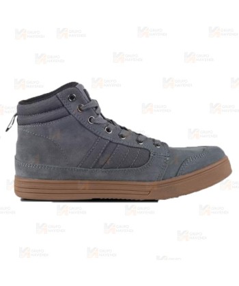 Zapatilla abotinada de serraje con cordones